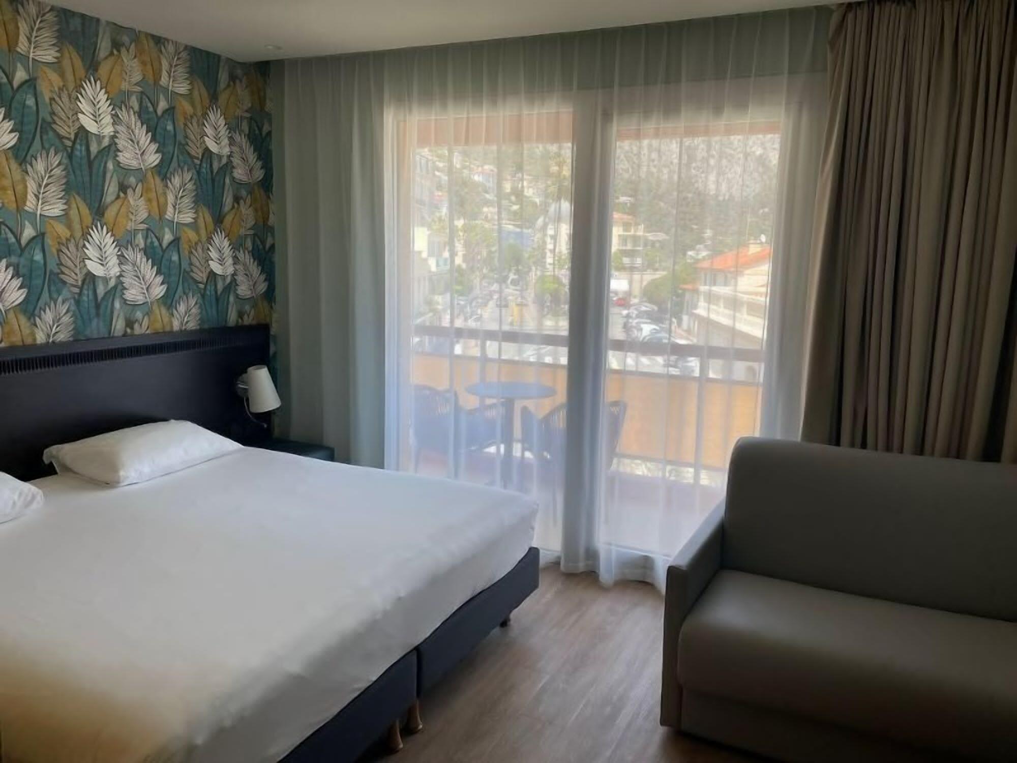 Ibis Styles Beaulieu Sur Mer Екстериор снимка